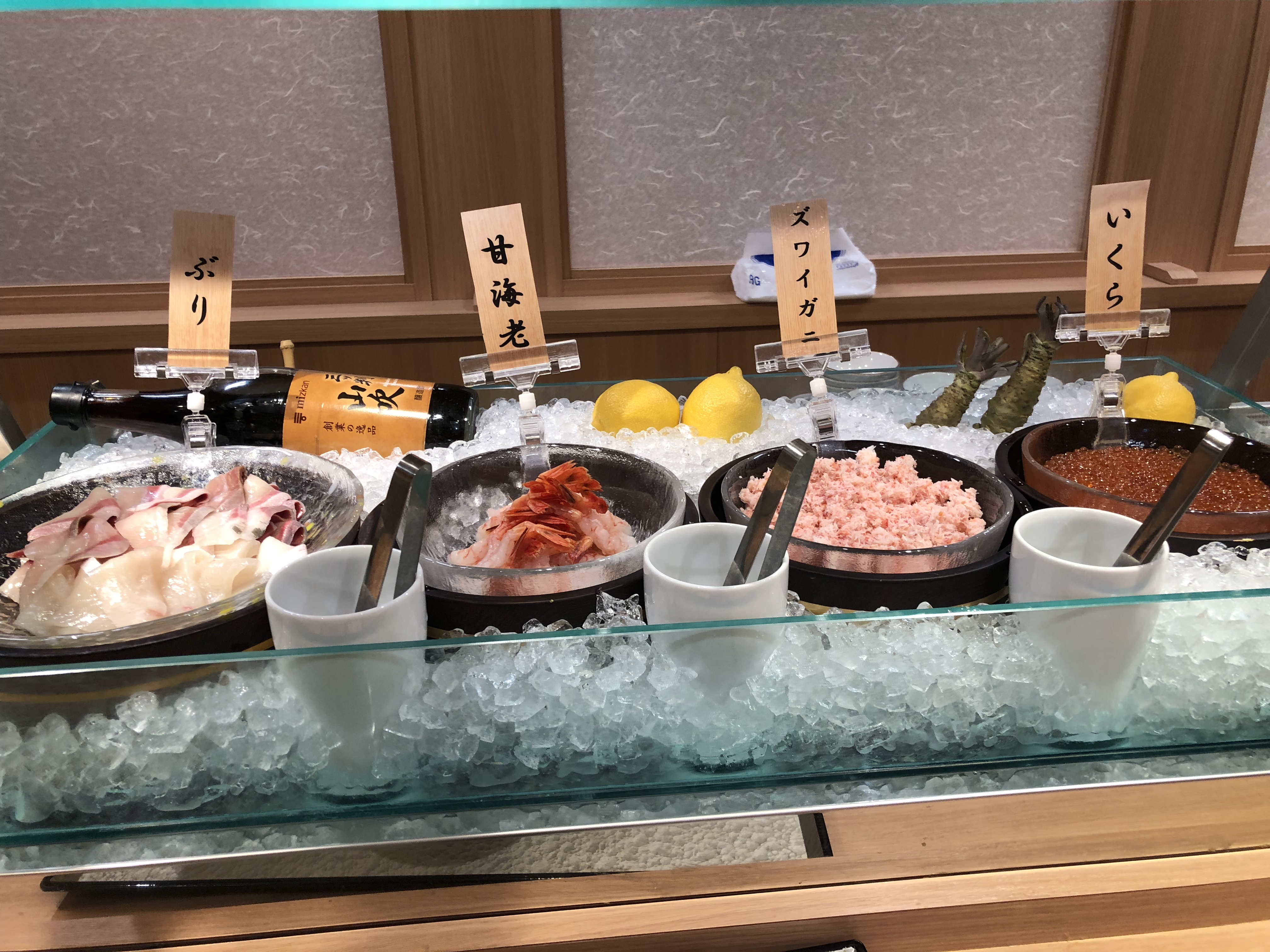 天然温泉 加賀の宝泉 御宿 野乃金沢　朝食バイキング　海鮮丼用の生魚